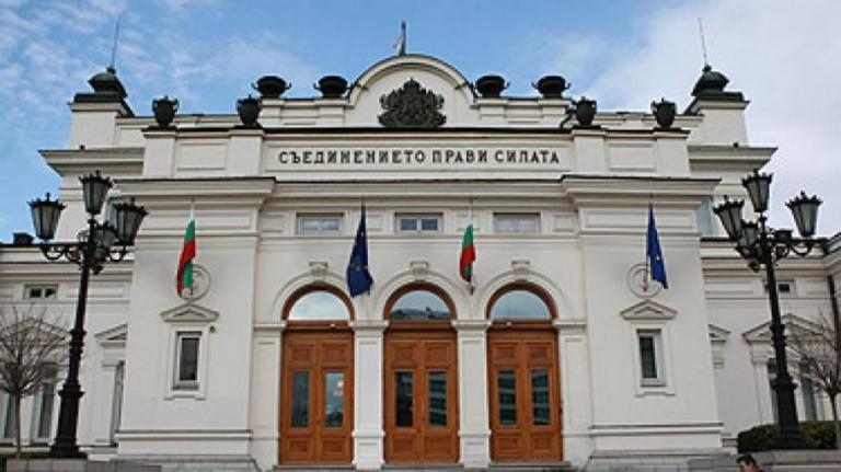 След спорове по казуса Пламен Николов депутатите продължиха политическите препирни
